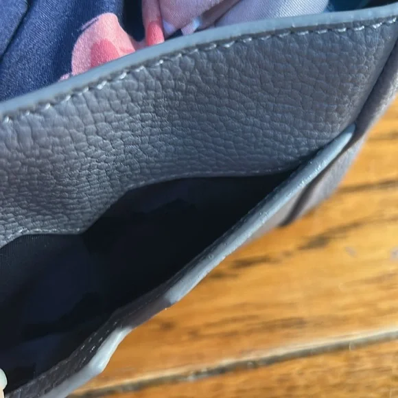 Ted Baker London Parson handbag. Gray with rosegold details. Excellent condition - Picture 8 of 16